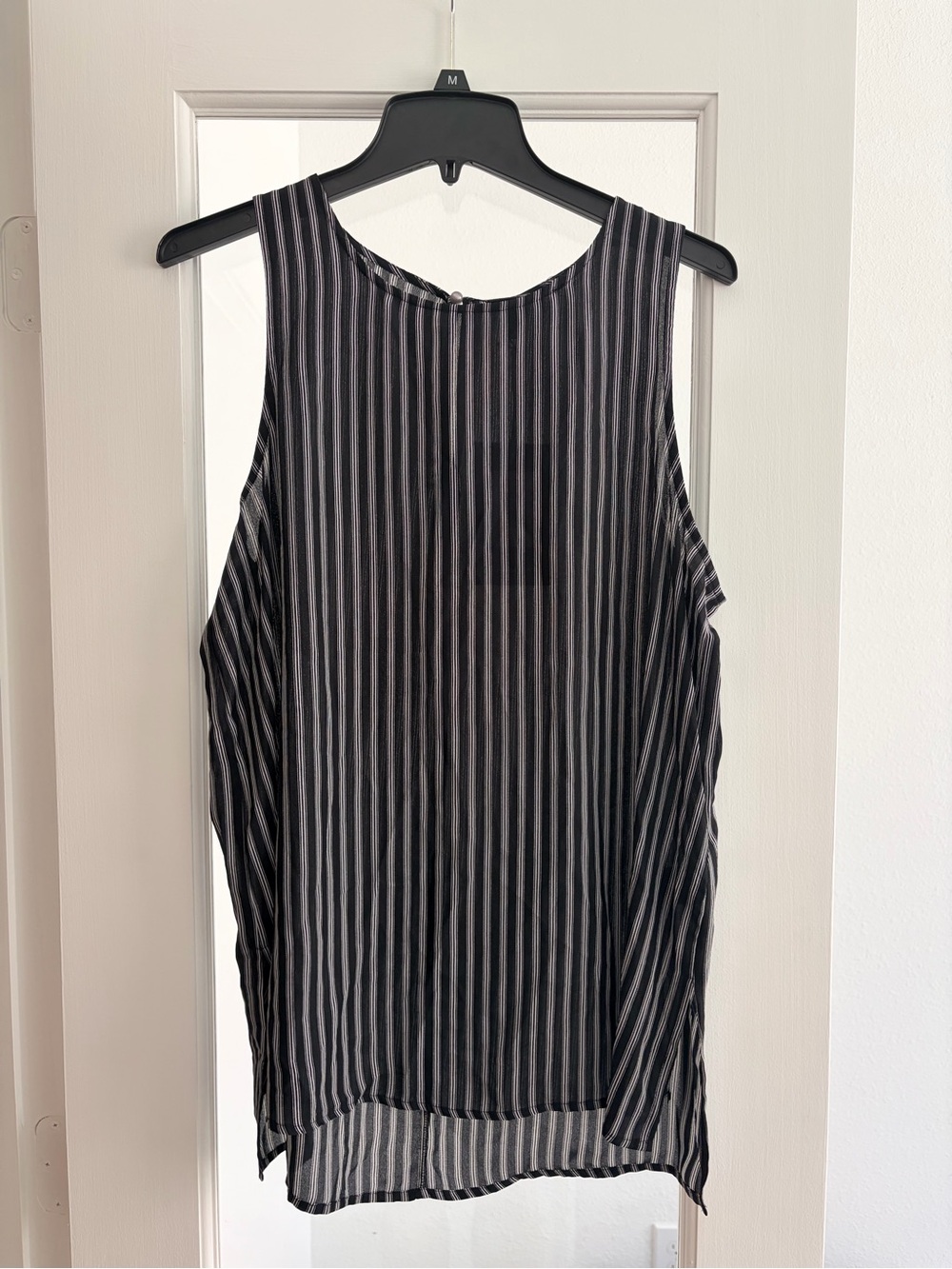 Who What Wear Black & White Vertical PinStripe Sleeveless Top